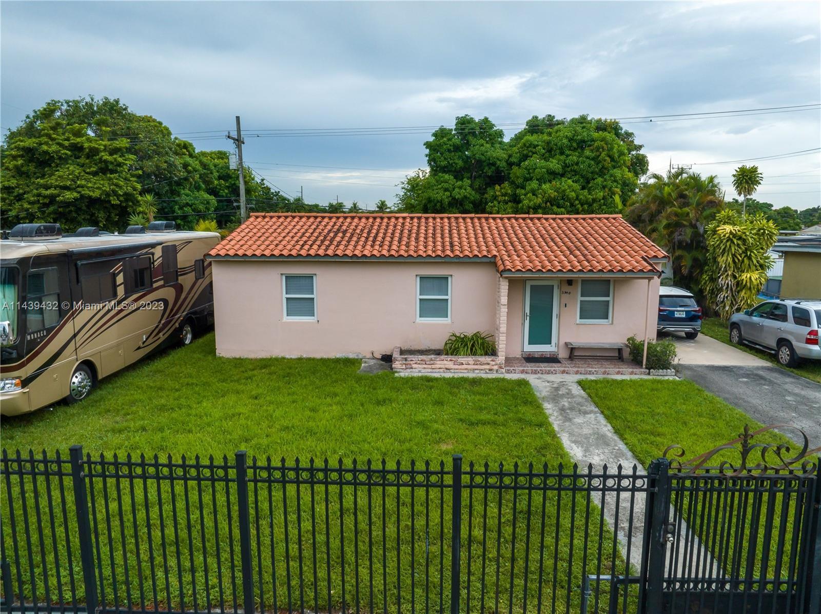 Picture of 3360 E 10Th Ave, Hialeah, FL 33013