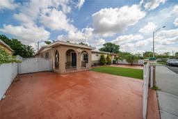 Picture of 925 E 29Th St, Hialeah, FL 33013