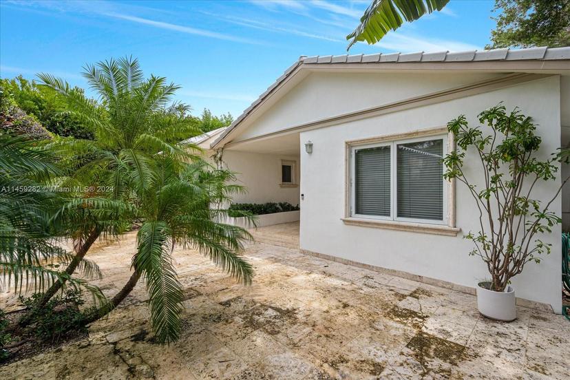 Picture of 433 E Dilido Dr, Miami Beach FL 33139