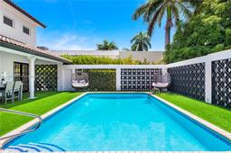 Picture of 472 Sunset Dr, Hallandale Beach, FL 33009