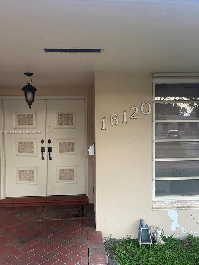 Picture of 16120 E Troon Cir, Miami Lakes FL 33014