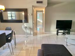 Picture of 5300 Washington St # W313, Hollywood, FL 33021