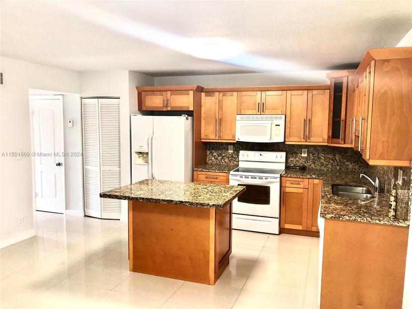 Picture of 9633 SW 20Th Ter # 9633, Miami FL 33165