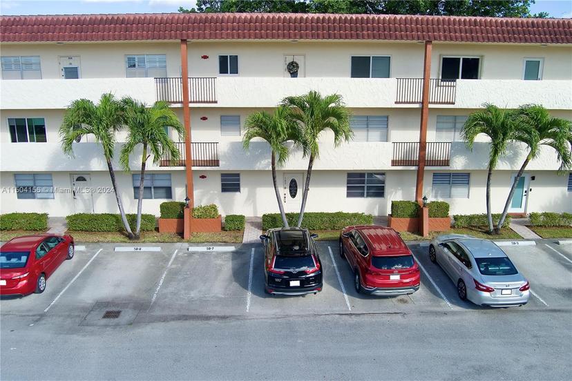 Picture of 281 S Hollybrook Dr # 103, Pembroke Pines FL 33025