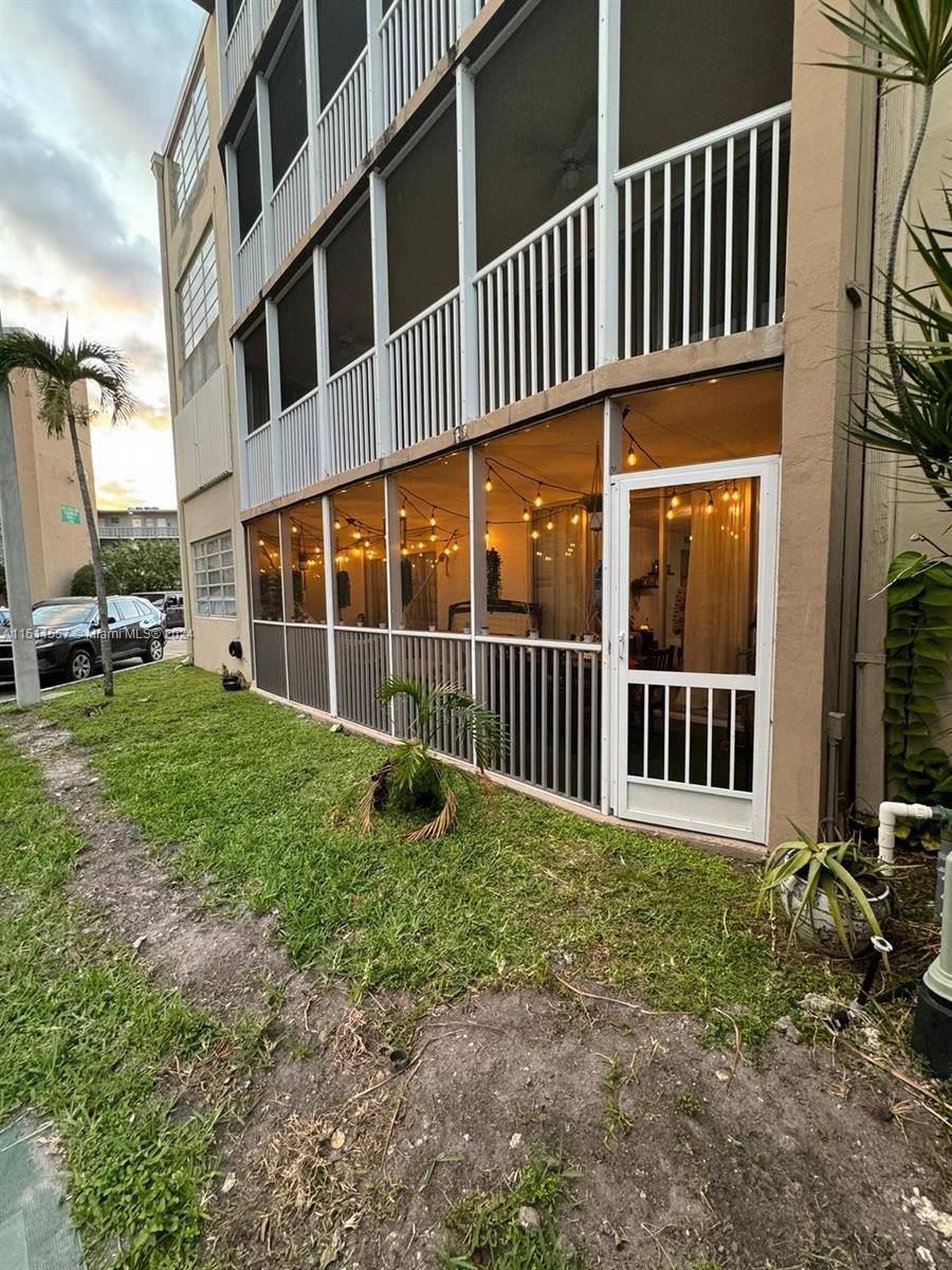 Picture of 1680 NE 191St St # 2, Miami, FL 33179