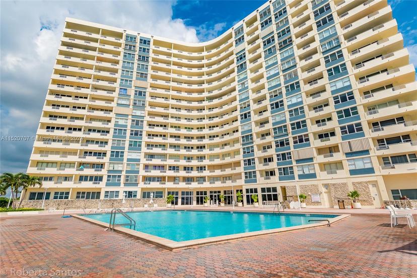 Picture of 3180 S Ocean Dr # 422, Hallandale Beach FL 33009