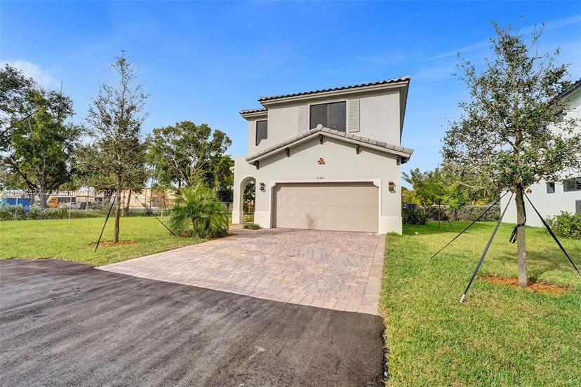 Picture of 13145 Addilyn Ct, Davie FL 33325