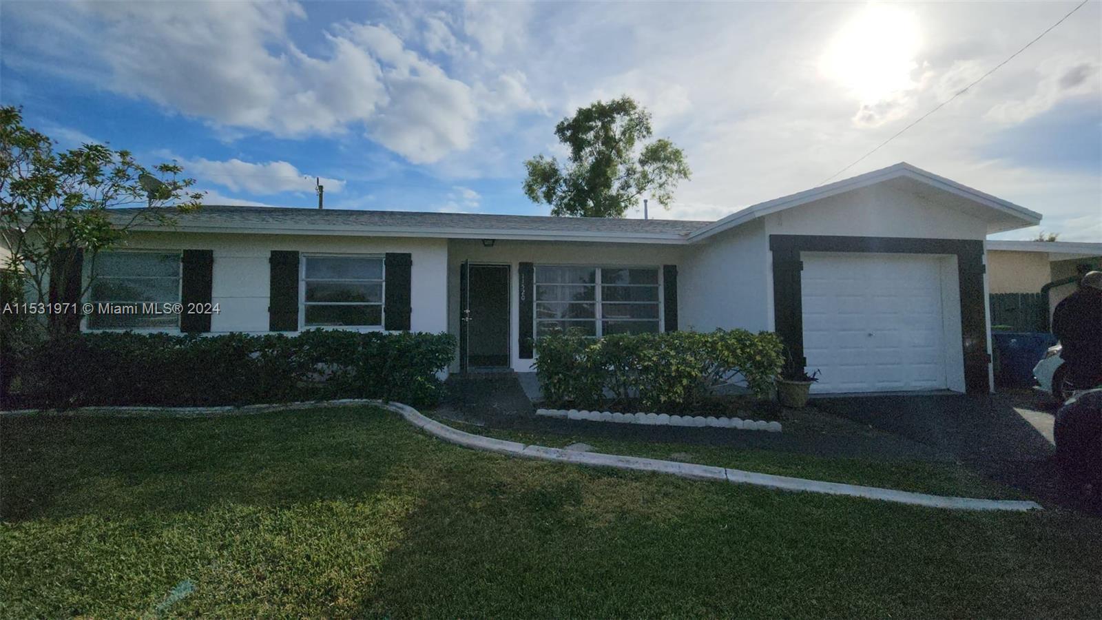 Picture of 11520 NW 31St Pl, Sunrise, FL 33323