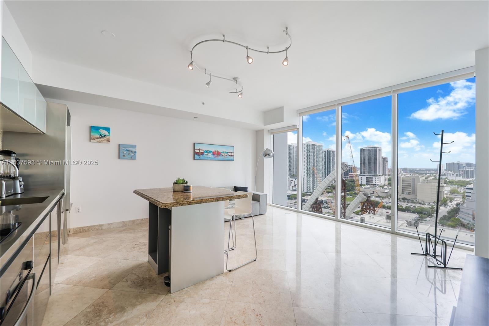 Picture of 1040 Biscayne Blvd # 1805, Miami, FL 33132