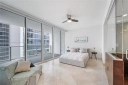 Picture of 1040 Biscayne Blvd # 1805, Miami, FL 33132