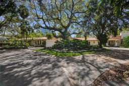 Picture of 4100 Bay Point Rd, Miami, FL 33137