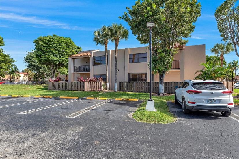 Picture of 280 W Park Dr # 6, Miami FL 33172