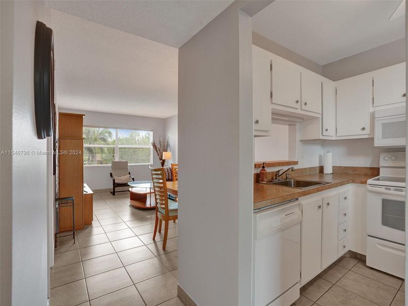 Picture of 3506 NW 49Th Ave # 508, Lauderdale Lakes FL 33319