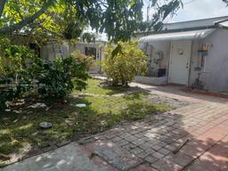 Picture of 625 E 28th St, Hialeah, FL 33013