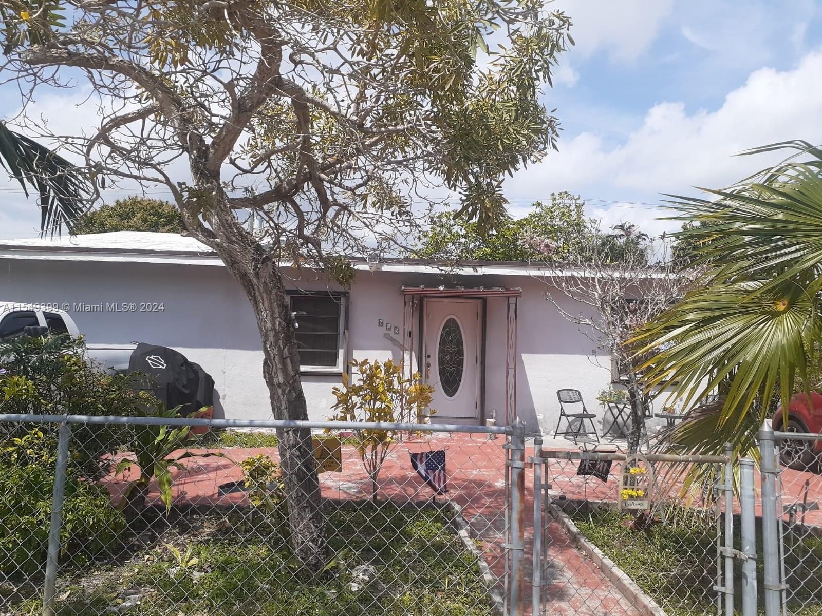 Picture of 625 E 28th St, Hialeah, FL 33013