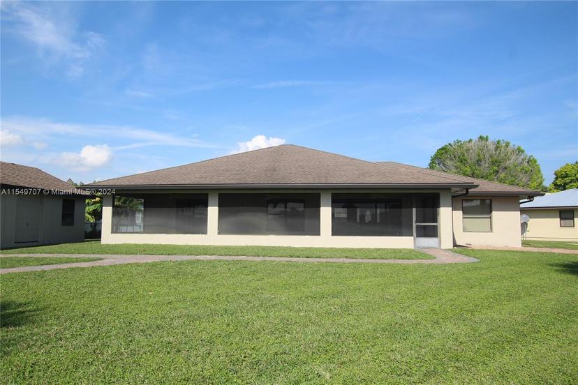 Picture of 1122 Oak Street, Bulkhead Ridge FL 34974