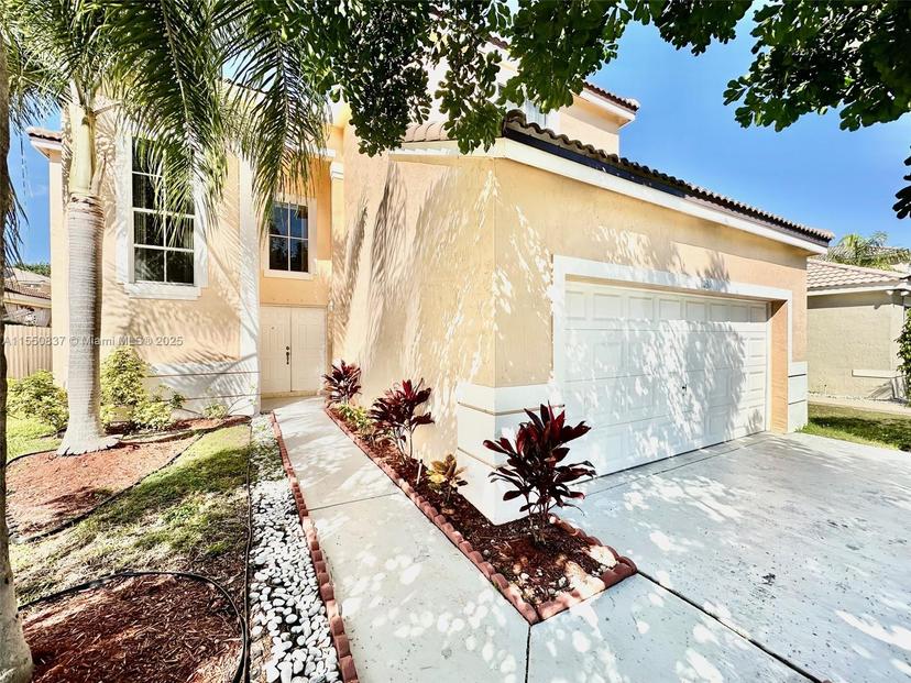 Picture of 1031 Briar Ridge Rd, Weston FL 33327