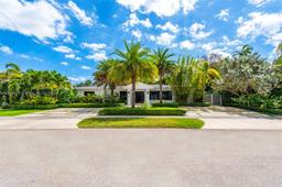 Picture of 2030 NE 186Th Dr, North Miami Beach, FL 33179