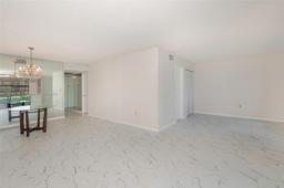 Picture of 1100 Colony Point Cir # 208, Pembroke Pines, FL 33026