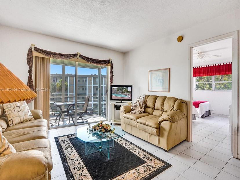 Picture of 2881 NW 47Th Ter # 310, Lauderdale Lakes FL 33313