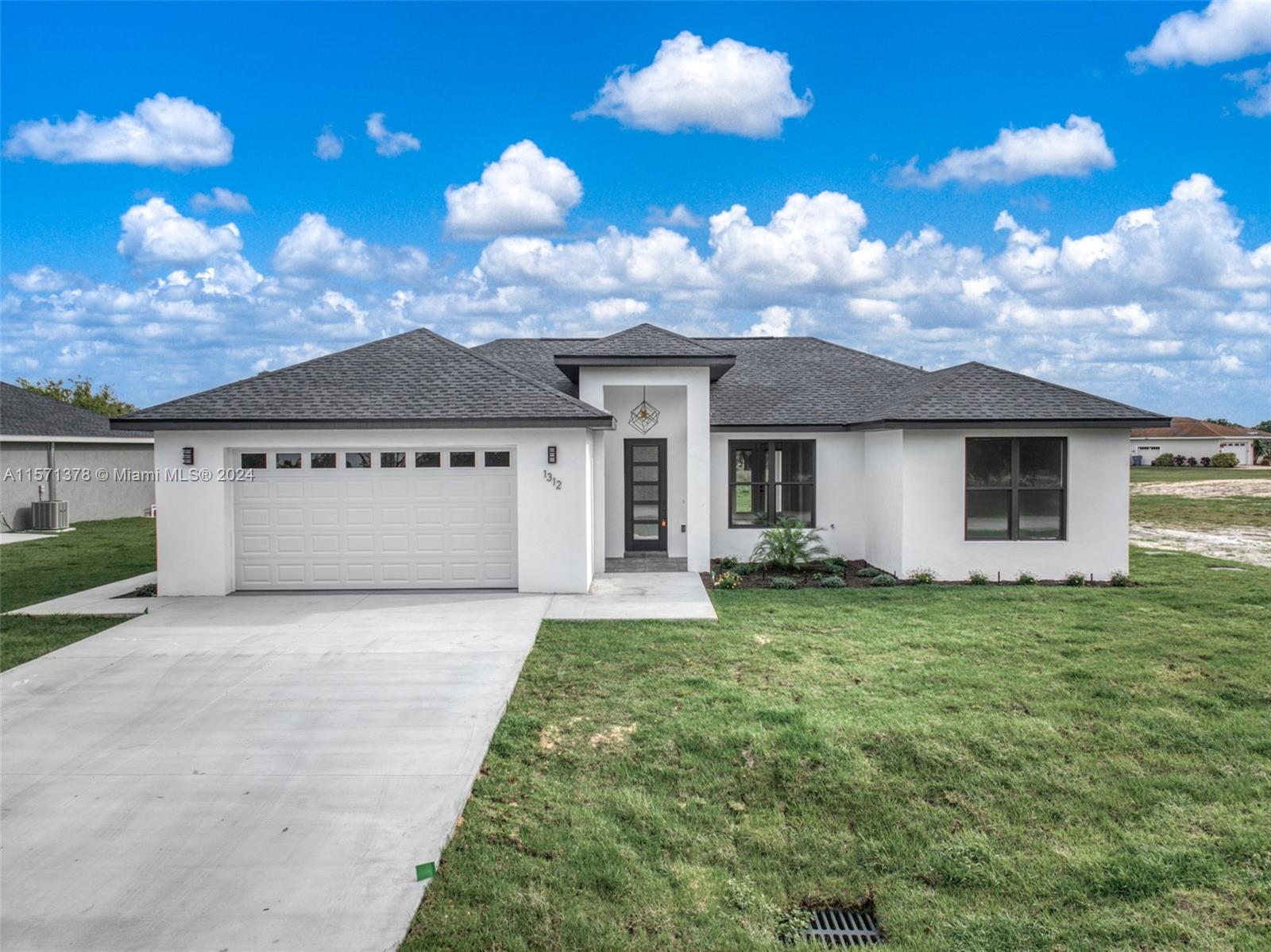 Picture of 1312 Blue Heron Dr, Sebring, FL 33876