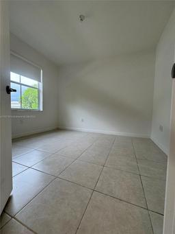 Picture of 1589 SE 26 Rd # 1589, Homestead, FL 33030