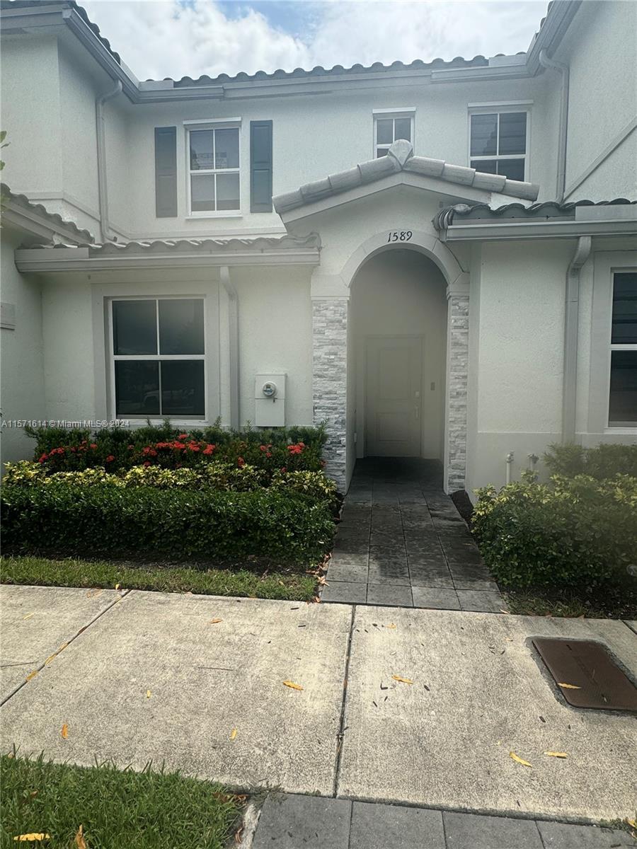 Picture of 1589 SE 26 Rd # 1589, Homestead, FL 33030