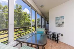 Picture of 1460 Sheridan St # 15D, Hollywood, FL 33020