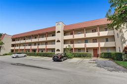 Picture of 8021 N Sunrise Lakes Dr # 107, Sunrise, FL 33322