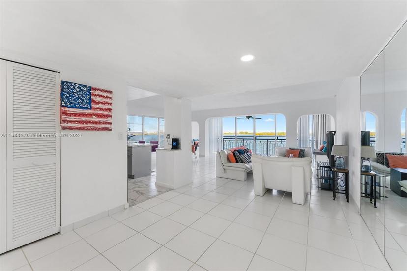 Picture of 11111 Biscayne Blvd # 3A, Miami FL 33181