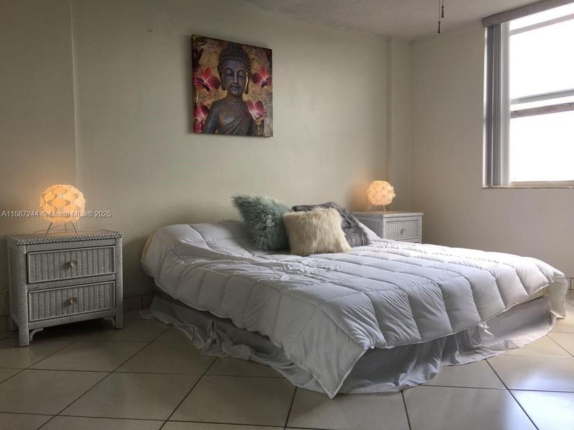 Picture of 3660 NE 166Th St # 611, North Miami Beach FL 33160