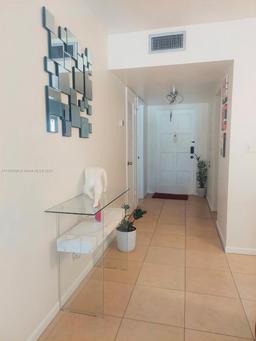 Picture of 4900 Washington St # 209, Hollywood, FL 33021