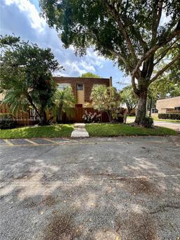 Picture of 3671 NW 95Th Ter # 1403, Sunrise, FL 33351