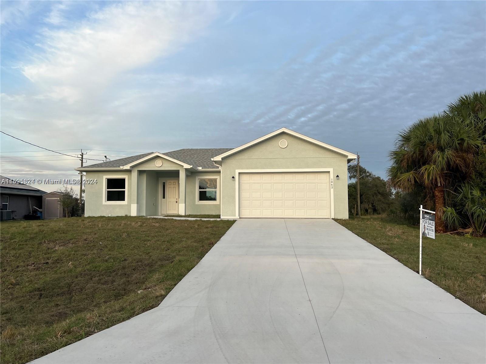 Picture of 1062 Jay Ct, La Belle, FL 33935