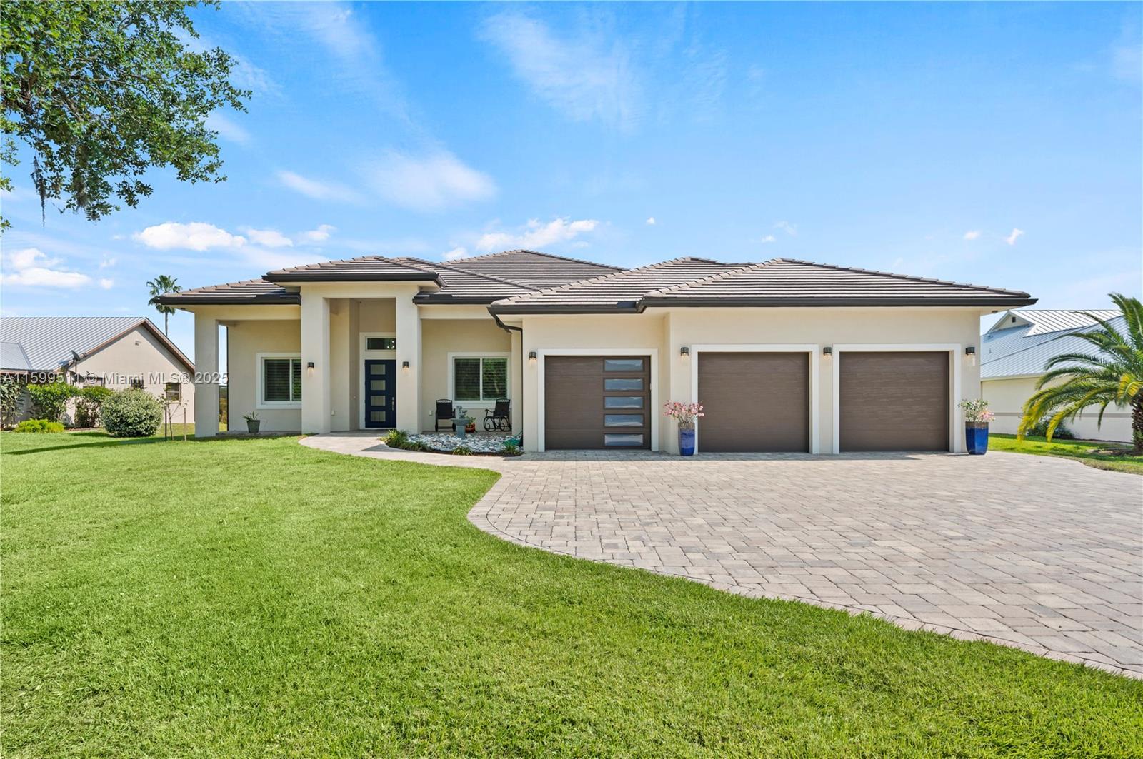 Picture of 1311 Riverbend Drive, La Belle, FL 33935