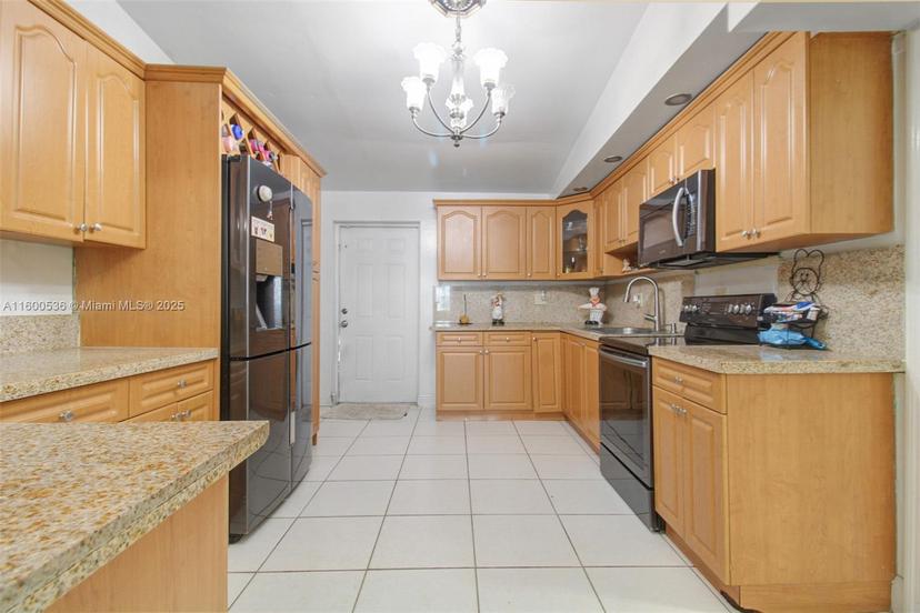 Picture of 961 E 18Th St, Hialeah FL 33013