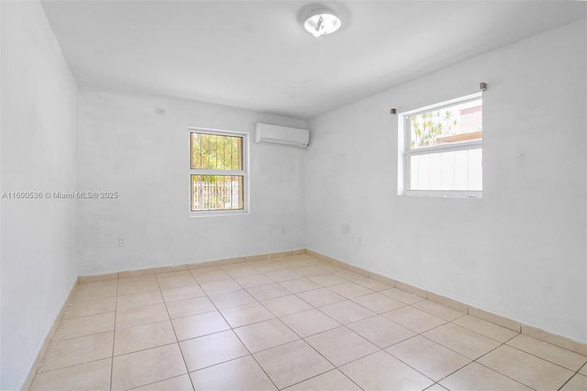 Picture of 961 E 18Th St, Hialeah FL 33013