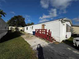 Picture of 35250 SW 177 Ct Unit 136, Homestead, FL 33034