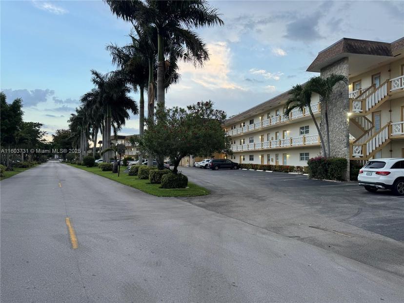 Picture of 5111 W Oakland Park Blvd # 307, Lauderdale Lakes FL 33313