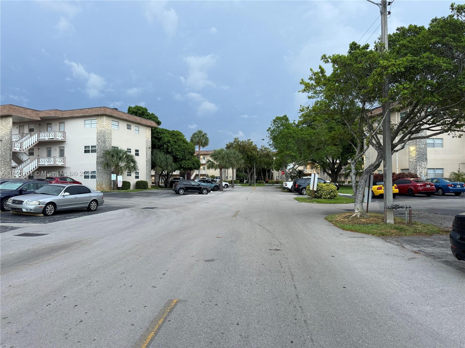 Picture of 5111 W Oakland Park Blvd # 307, Lauderdale Lakes, FL 33313