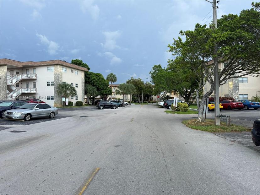 Picture of 5111 W Oakland Park Blvd # 307, Lauderdale Lakes FL 33313