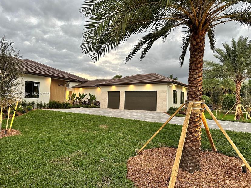 Picture of 12231 SW 2Nd St, Plantation FL 33325