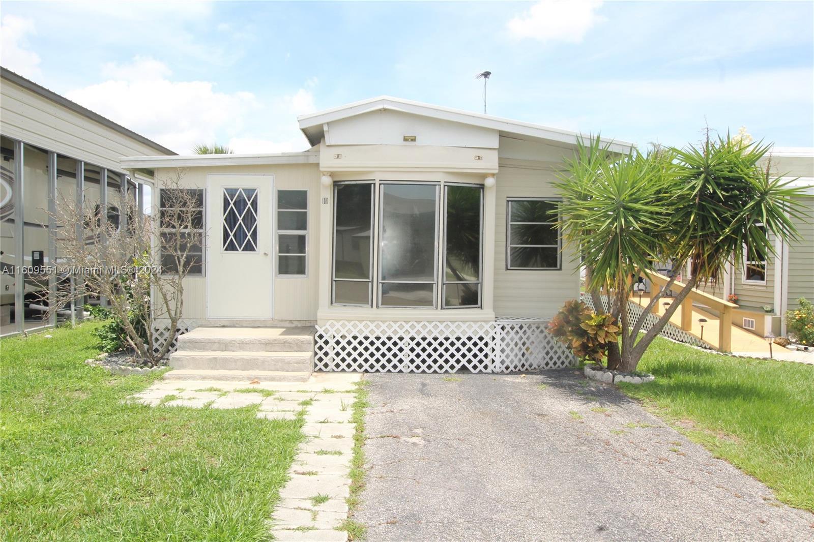 Picture of 10 Shell Road # 10, Bulkhead Ridge, FL 34974