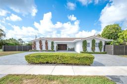 Picture of 2120 NE 204Th St, Miami, FL 33179