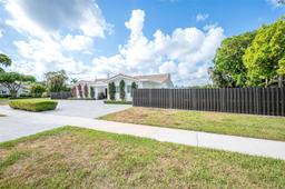 Picture of 2120 NE 204Th St, Miami, FL 33179