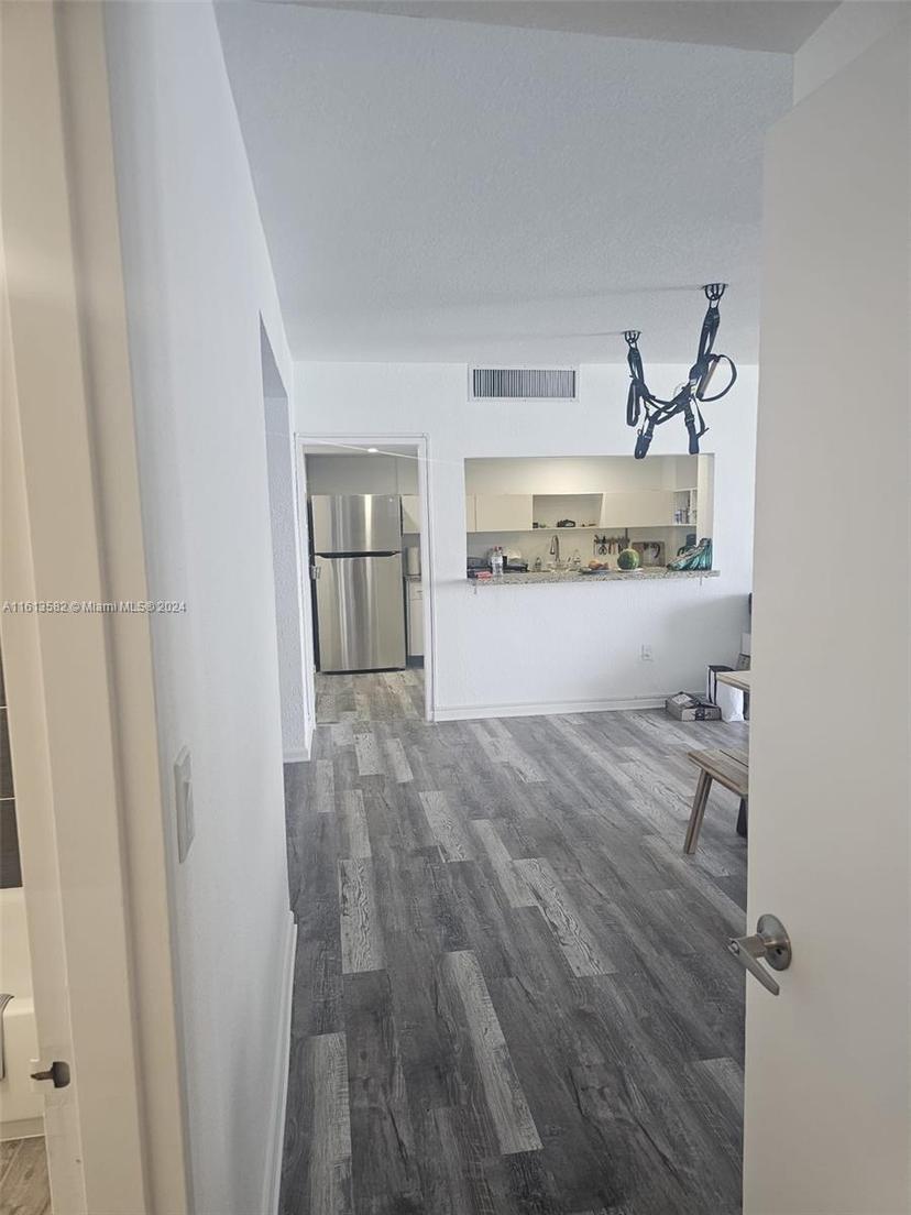 Picture of 5825 Collins Ave # J, Miami Beach FL 33140