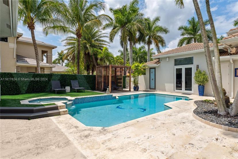 Picture of 1371 Victoria Isle Dr, Weston FL 33327