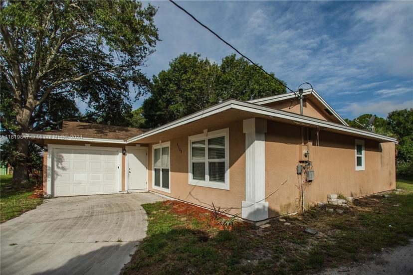 Picture of 1702 SW Boeing St, Port St. Lucie FL 34953