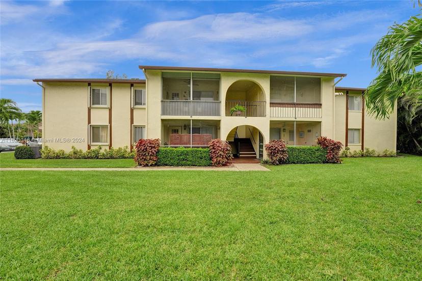 Picture of 5927 La Pinata Blvd # 2, Green Acres FL 33463