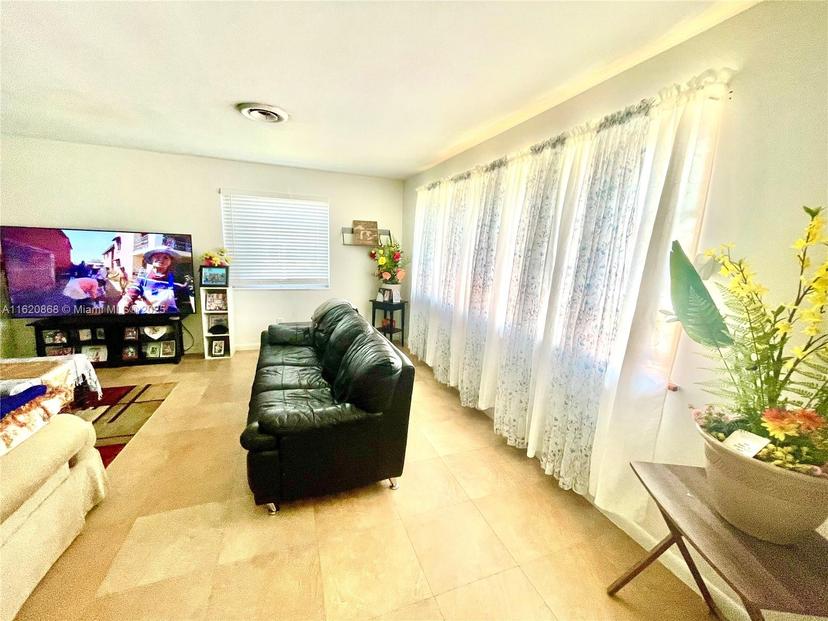 Picture of 4109 Hayes St, Hollywood FL 33021